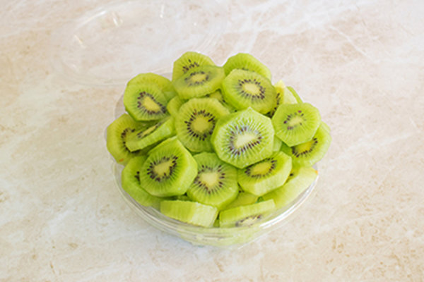 علبه كيوي قطع